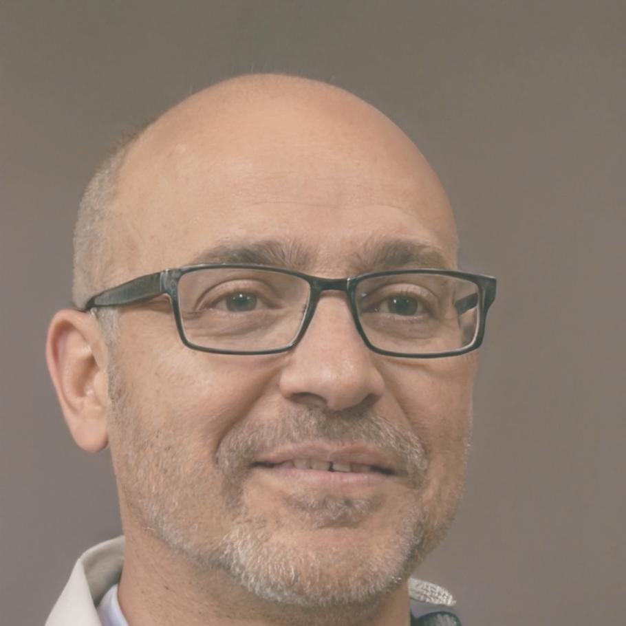 Instructor Carlos Ruiz